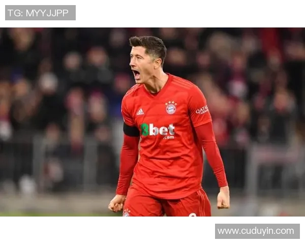 莱万回归德甲对阵拜仁引发球迷愤怒声讨称其忘恩负义