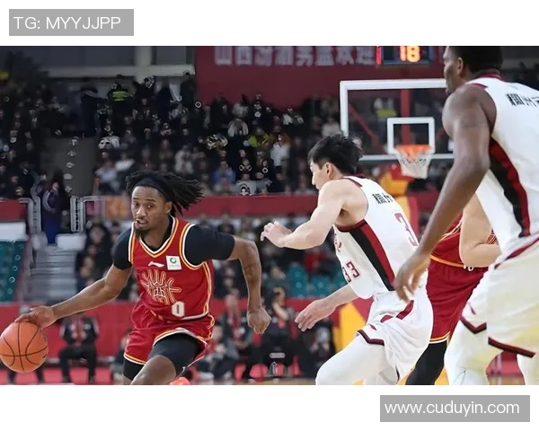 CBA精彩对决山东队迎战江苏同曦队双方全力争胜展现篮球魅力