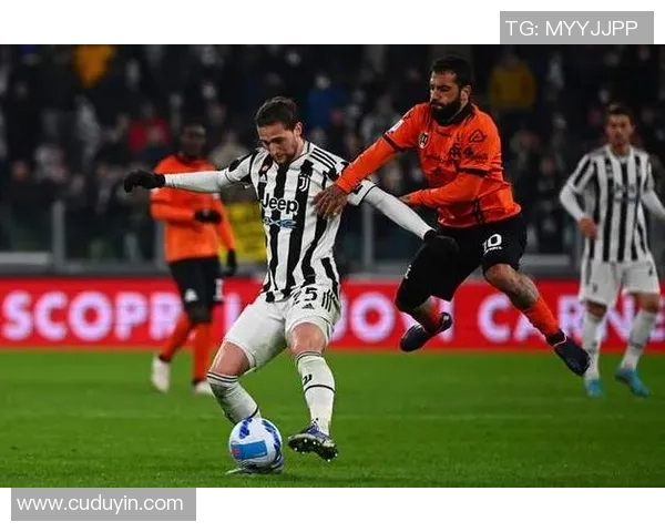 意甲经典对决回顾AC米兰与尤文图斯的巅峰对抗精彩录像分析 意甲经典对决回顾AC米兰与尤文图斯的巅峰对抗精彩录像分析