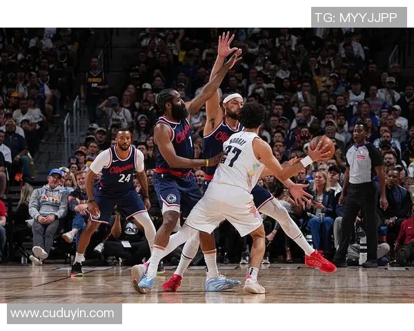 掘金与快船精彩对决全场回放重温比赛高潮与精彩瞬间 掘金与快船精彩对决全场回放重温比赛高潮与精彩瞬间